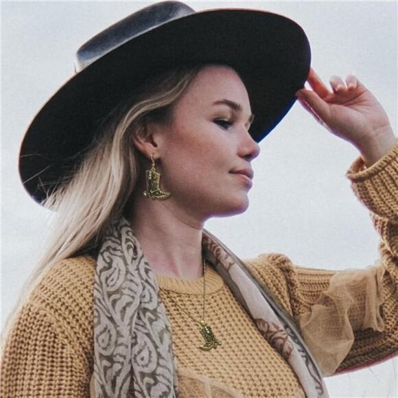 Gold-Tone Cowboy Boot Jewelry Set – Western Necklace and Earring Set - Picture 2 of 6